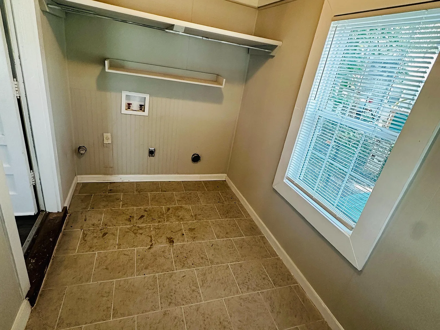 857 Bowen Circle - 1 — Photo 4