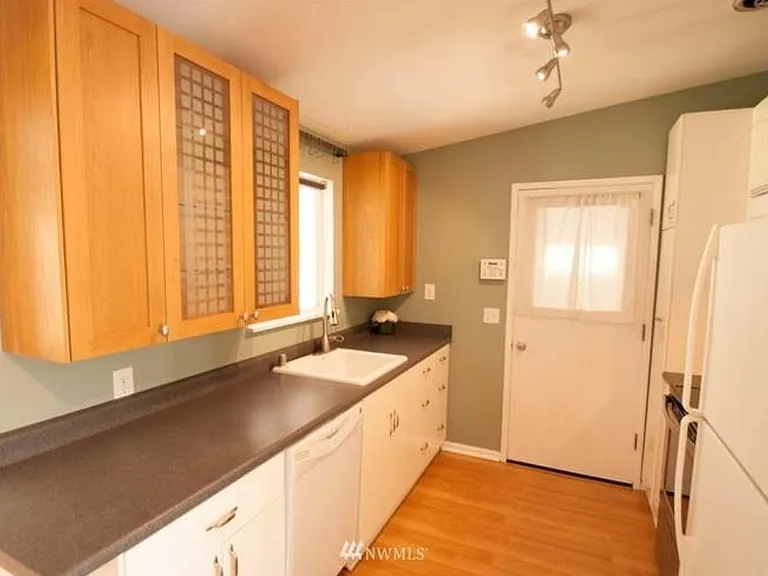 88th Pl W — Photo 5