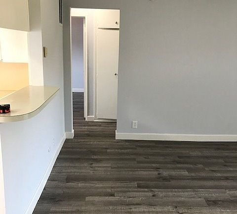 4th image of 855 N Marengo Ave #8553