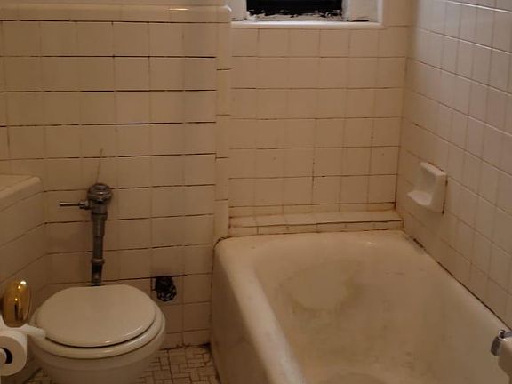 4th image of 2572 Wallace Ave #10B
