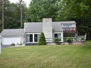 7215 Huntington Dr, Oscoda, MI 48750