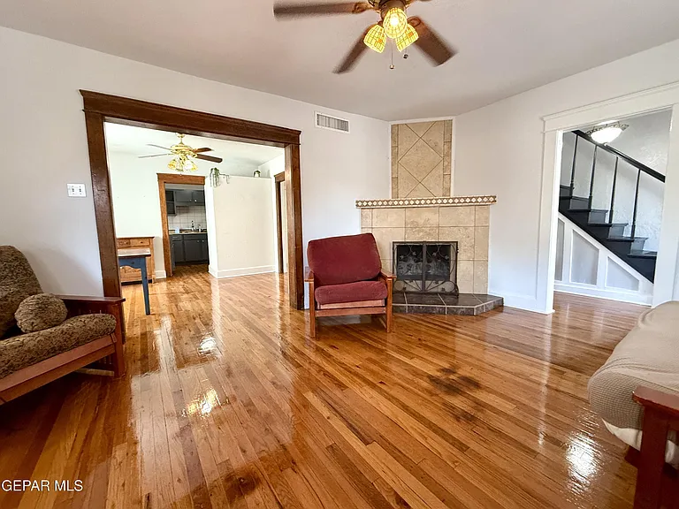611 New York Ave — Photo 2