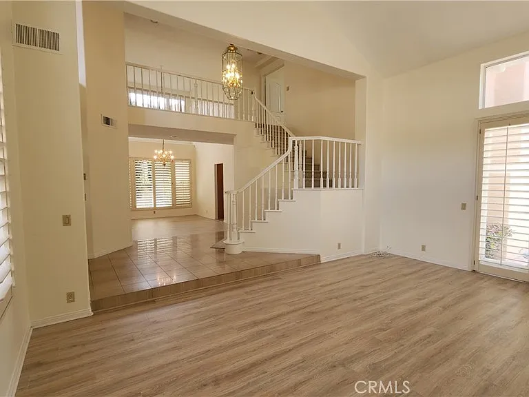 2162 Ventia — Photo 27