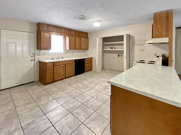 4th image of 105 E Wolfcamp Dr APT 3