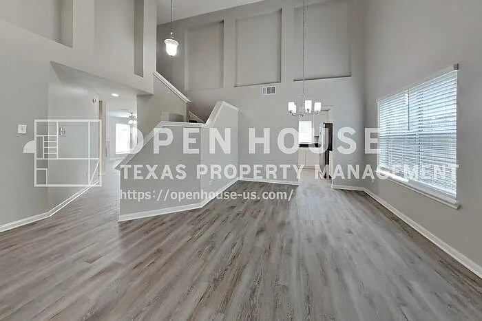 12827 Deer Cove Ln — Photo 3