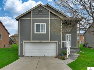 16001 Browne St, Omaha, NE 68116