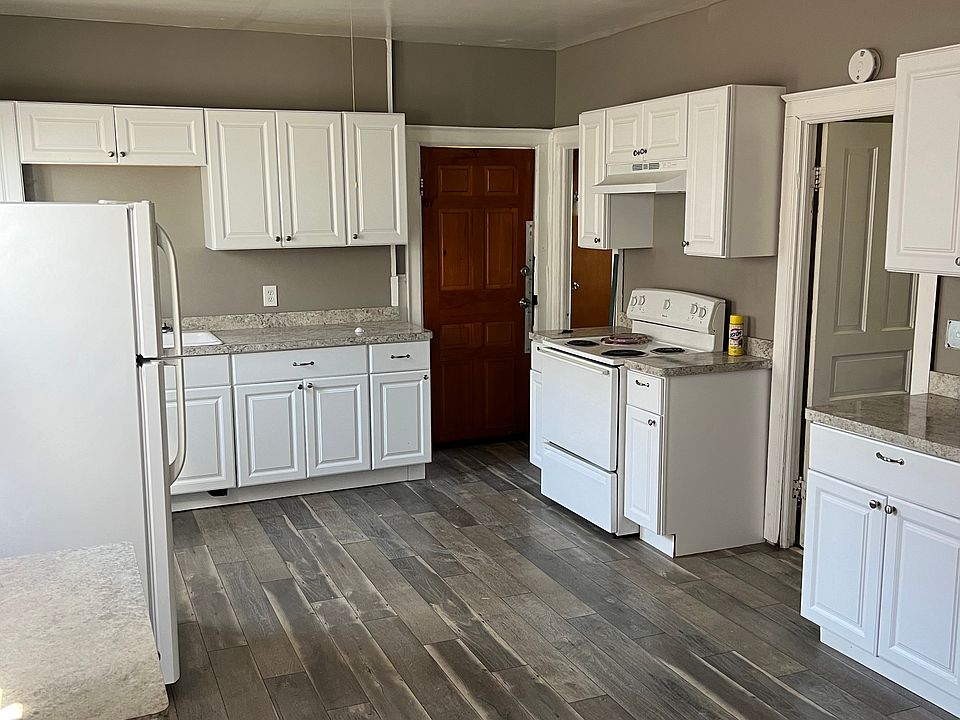 1st image of 13 Girard Pl #2