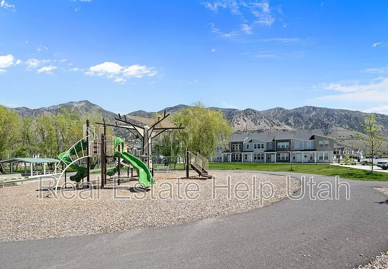 281 W 1150 N — Photo 13