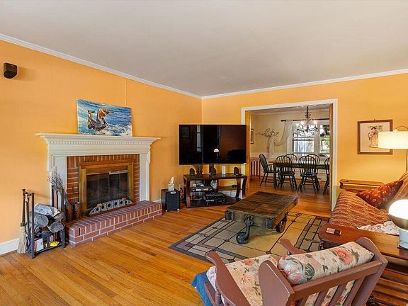 3rd image of 3107 Dixon Rd