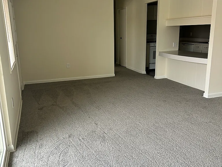 Edgewood Hill Apartments — Photo 3