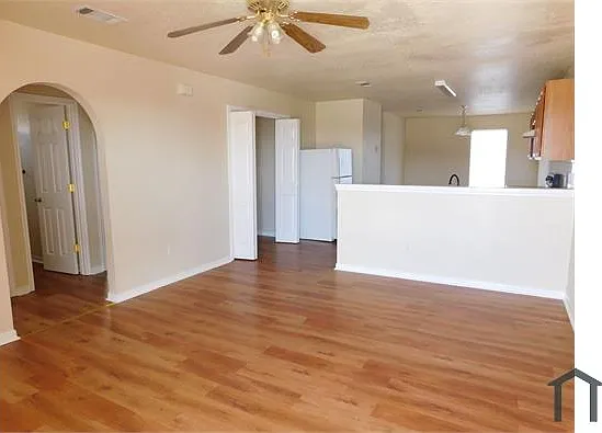 3 bed, 1150 sqft, $995 — Photo 1