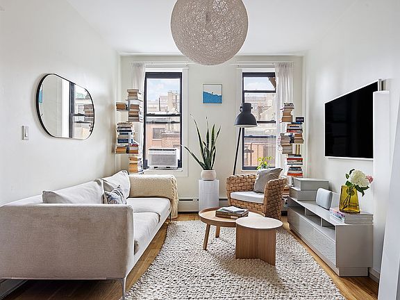 2nd image of 342 W 21st St APT 4B