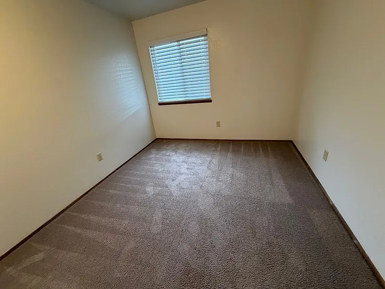 1016 Loni Dr — Photo 13