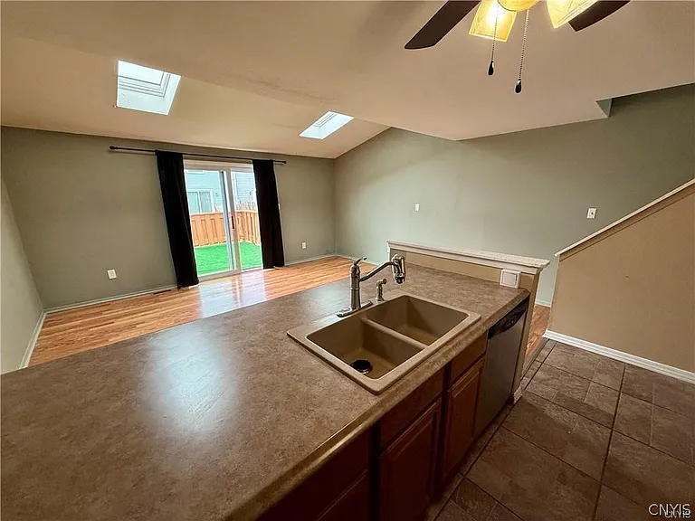 5452 Borgase Ln — Photo 4
