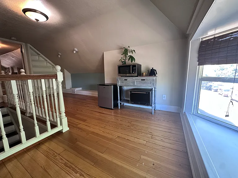 1330 S Grant St — Photo 10