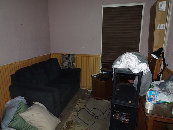 4th image of 3343 W 61st St