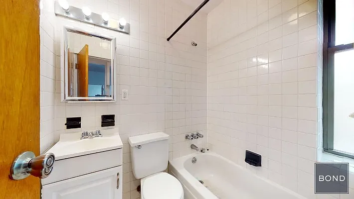 Rented by Bond New York | media 8