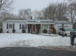 6 Green Dr, Dartmouth, MA 02747