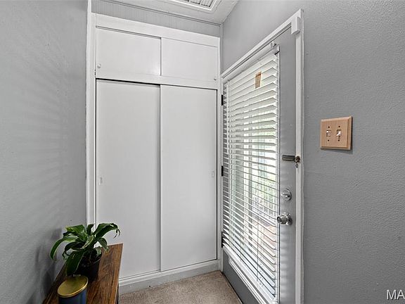 5th image of 2353 Berwyn Dr