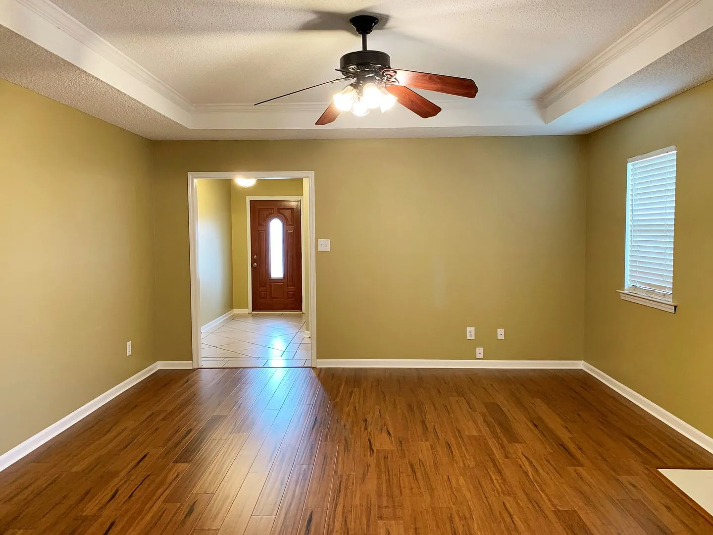 Super Cute 3BD/2B Home in Veterans School Zone — Photo 3