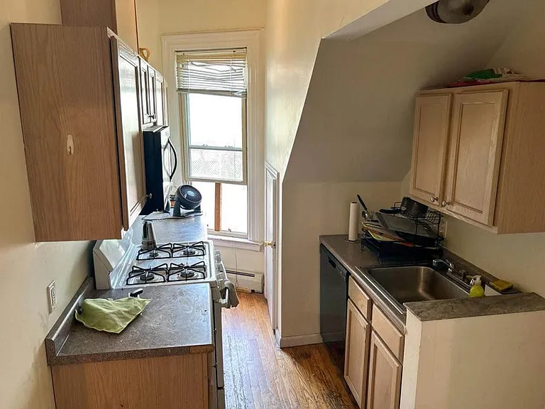 260 Dwight St #C — Photo 21