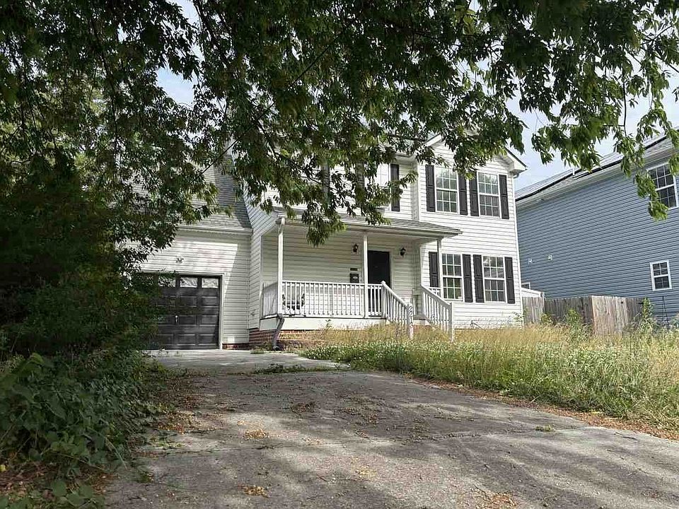 2nd image of 2213 Lead St