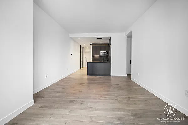Living room, photo 2