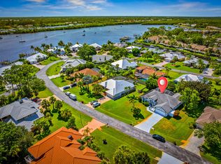 1104 SE Strathmore Dr, Port Saint Lucie, FL 34952