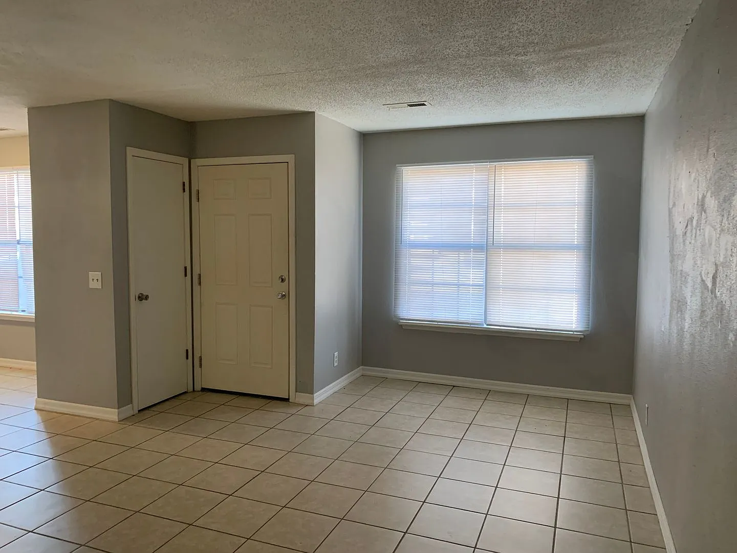 Joplin Arch Apartments — Photo 3