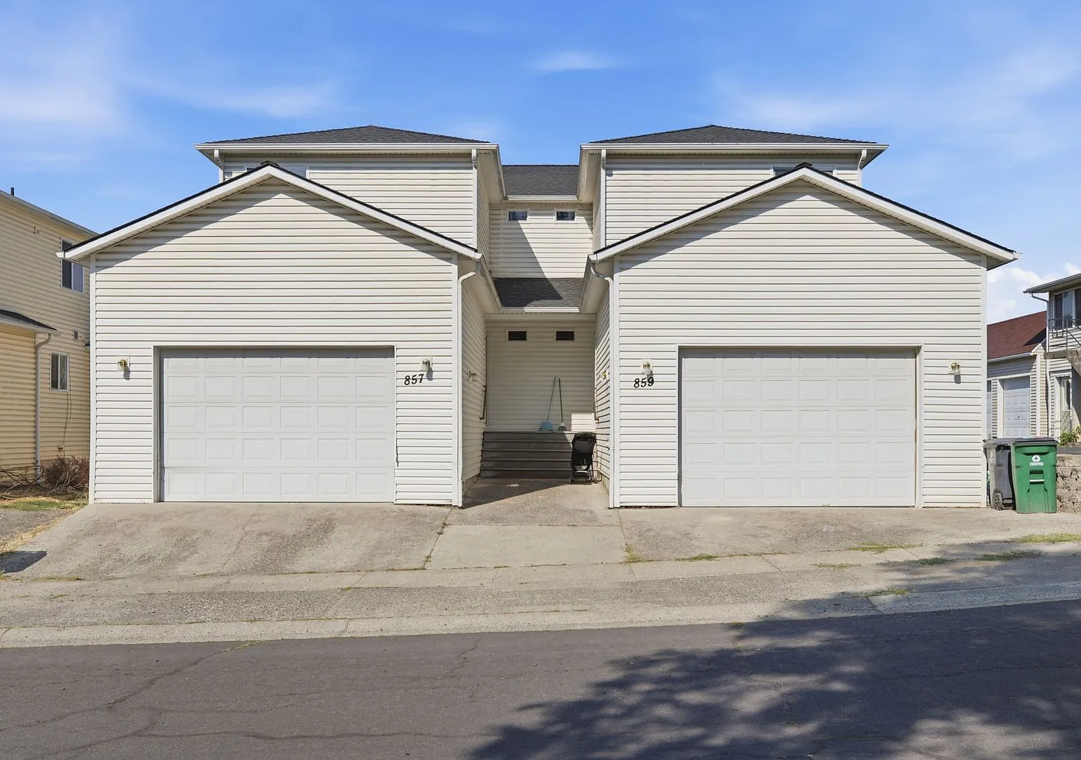 Garfield St Duplex — Photo 1