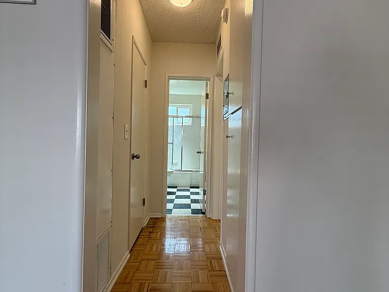 7530 Lexington Ave #15 — Photo 8