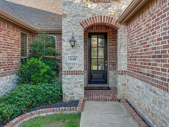 3rd image of 640 Loxley Ln