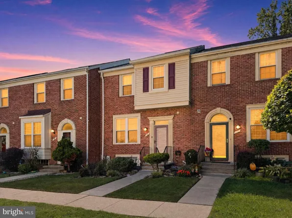 10 Macconnachy Sq, Baltimore, MD 21207
