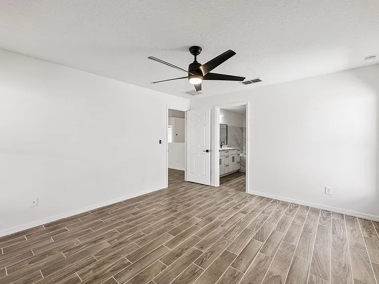 120 Prairie Falcon Dr — Photo 9