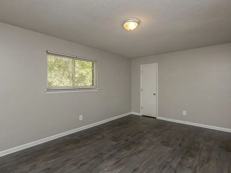 The Ridge Apartments — Photo 17