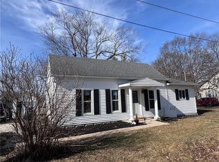 416 S 4th St, Altamont, IL 62411