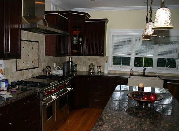 5th image of 210 Smull Ave