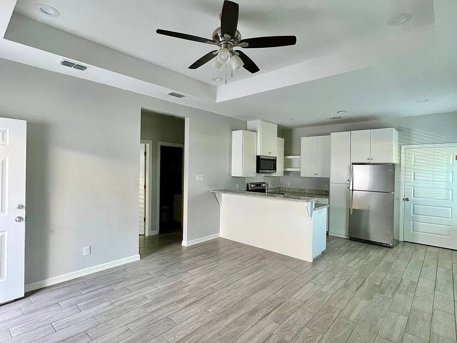 1201 Heritage Dr — Photo 2