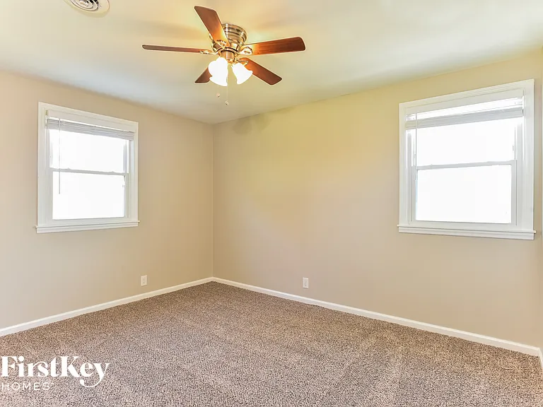 119 Melanie Dr — Photo 12