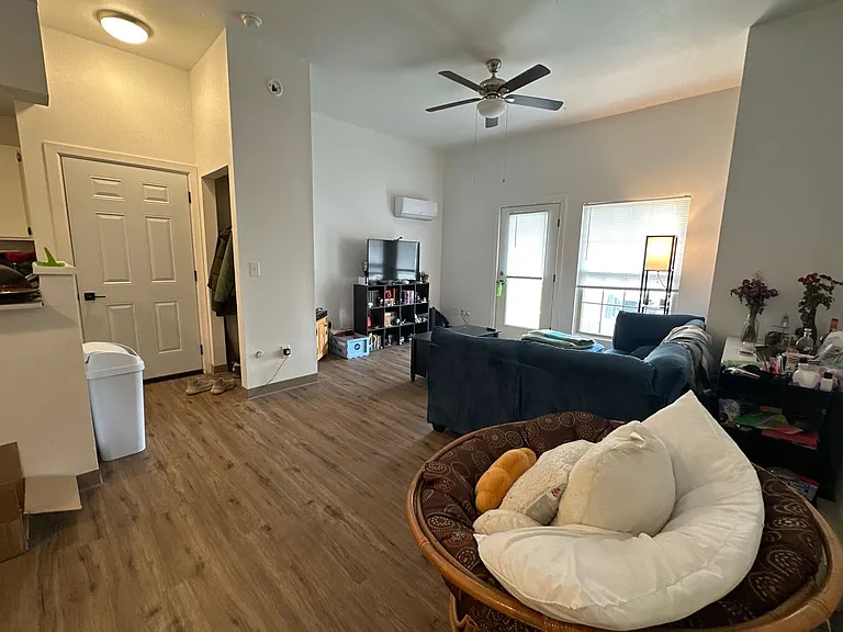 University Park Apartments near Cornell University — Photo 670