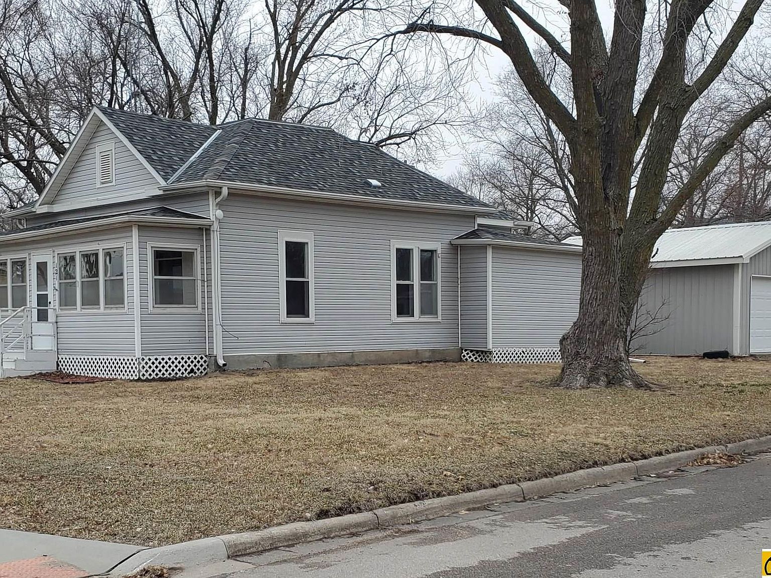 121 N 8th St, Wymore, NE 68466 Zillow