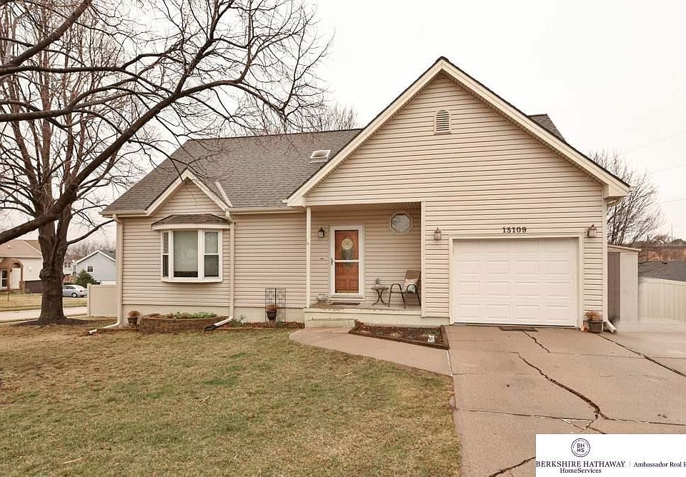 1st image of 15109 Robin Cir