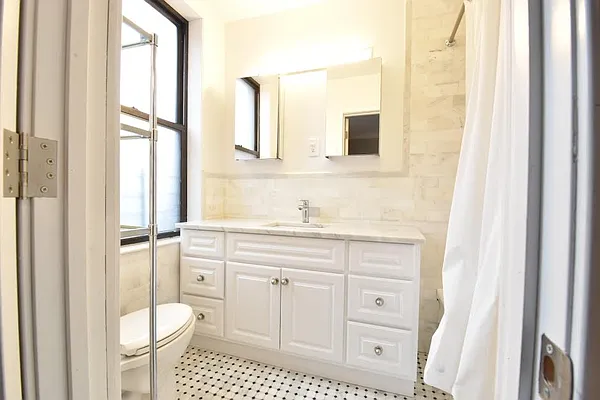 Rented by (Legacy) NY Quality Living Uptown | media 23