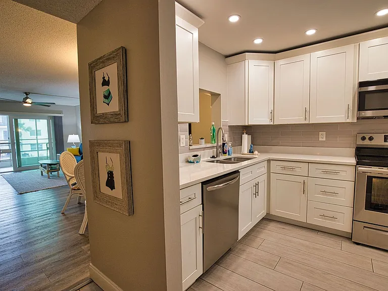 240 Santa Maria St #225 — Photo 6