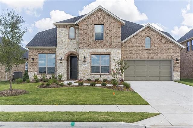 1st image of 2940 Clearwater Dr