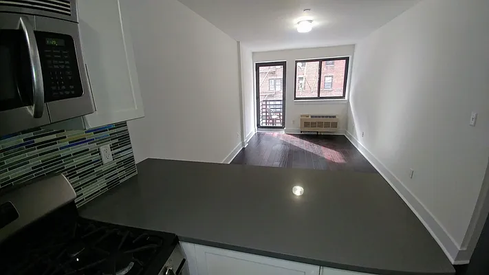 Rented by Metro Garden Realty NYC | media 8