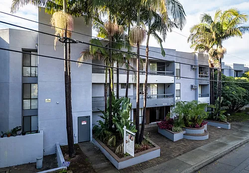 Marathon Apartments Photo 1