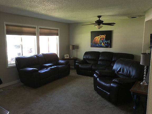 4th image of 217 Glacier Dr