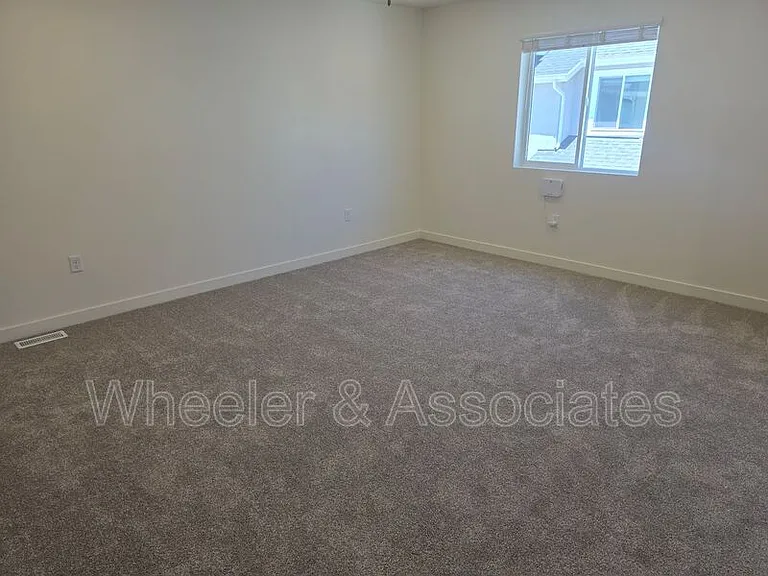 456 W 1080 S — Photo 13