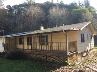 220 SE Riverside Dr, Myrtle Creek, OR 97457